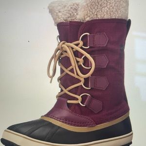 Sorel Snow Boots- purple, size 9